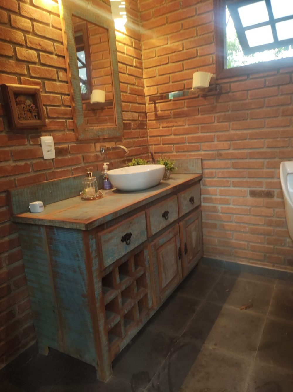 69b2eb7a-2c61-4fb1-9707-1a89980b32d3 (1)