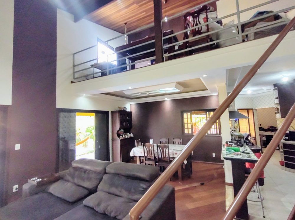 21ef1653-043a-4f19-a33e-beb15ec32130