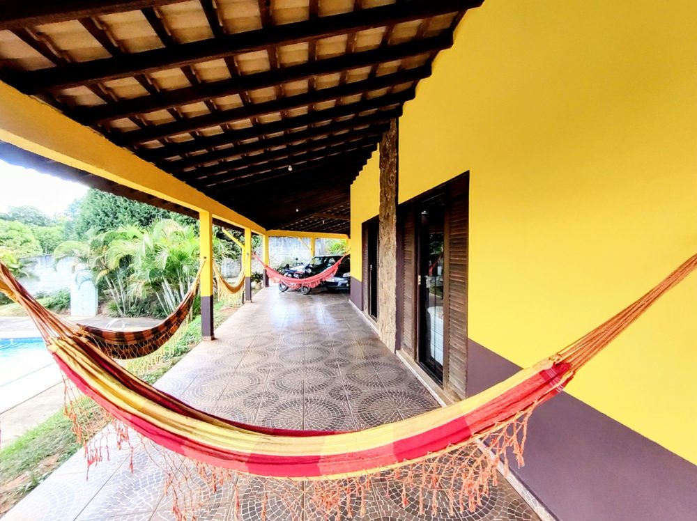 deb2bfe5-c1a5-4048-8e77-b27715571315