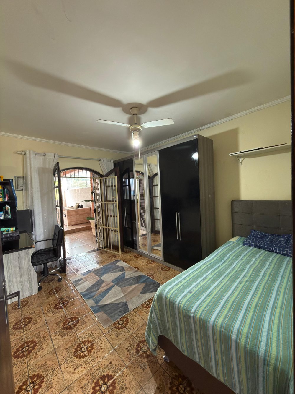 bcd0bade-ad85-4d4f-9db0-64eee54c9804